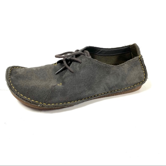 clarks suede brogues